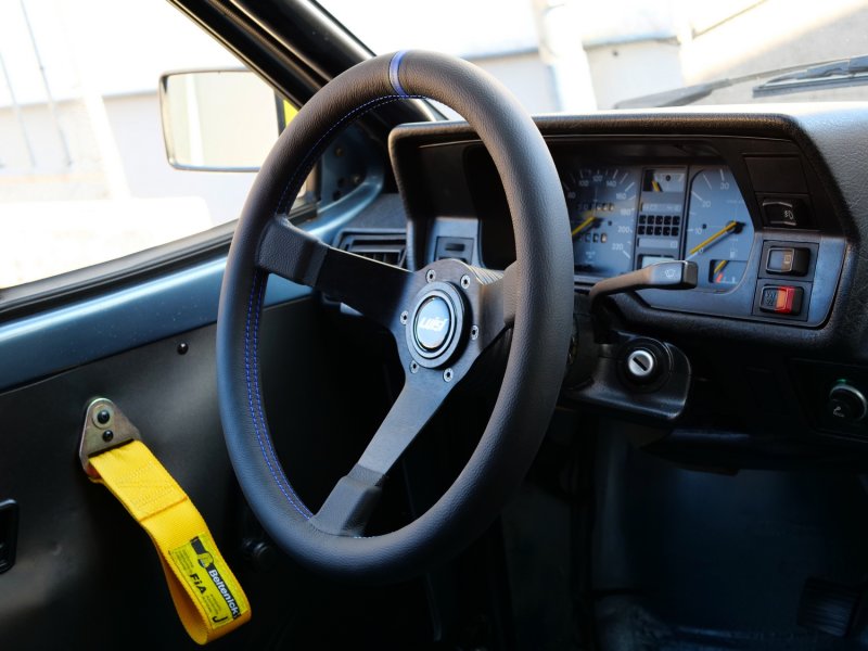 Luisi Mirage Corsa Sportlenkrad Leder schwarz / blau geschüsselt & TÜV Prüfbericht